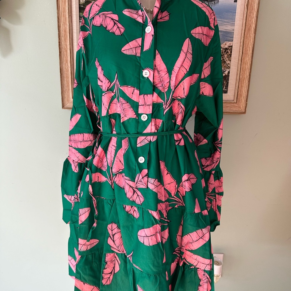 Dress with belt